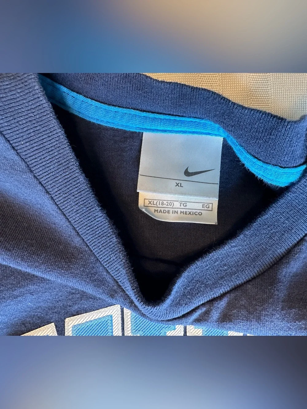 Boys Nike BASKETBALL‎ long Sleeve Blue Shirt Size XL Pre-owned